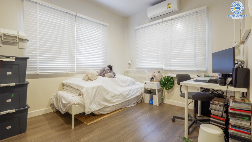 *****บ้านแฝดมือสองย่านนนทบุรี ม.ซื่อตรง รัตนาธิเบศร์ เนื้อที่ 36 ตร.ว. ฟังก์ชัน 3 ห้องนอน 3 ห้องน้ำ 1 ที่จอด แถมฟรี! 4 เครื่องปรับอากาศ 1 เครื่องทำน้ำอุ่น 1 เครื่องดูดควัน บนทำเลยอดเยี่ยม เพียง 3 นาทีถึงรถไฟฟ้าสาสยสีม่วง "สถานีไทรม้า" ใกล้เซ็นทรัล รัตนาธิเบศร์ และทางด่วน "งามวงศ์วาน"